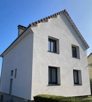 façade d'une maison avec ITE